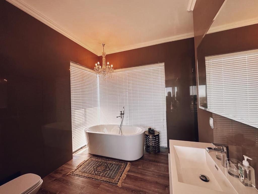 Luxury Home Located On Pinnacle Point Golf Estate Mossel Bay Exterior foto
